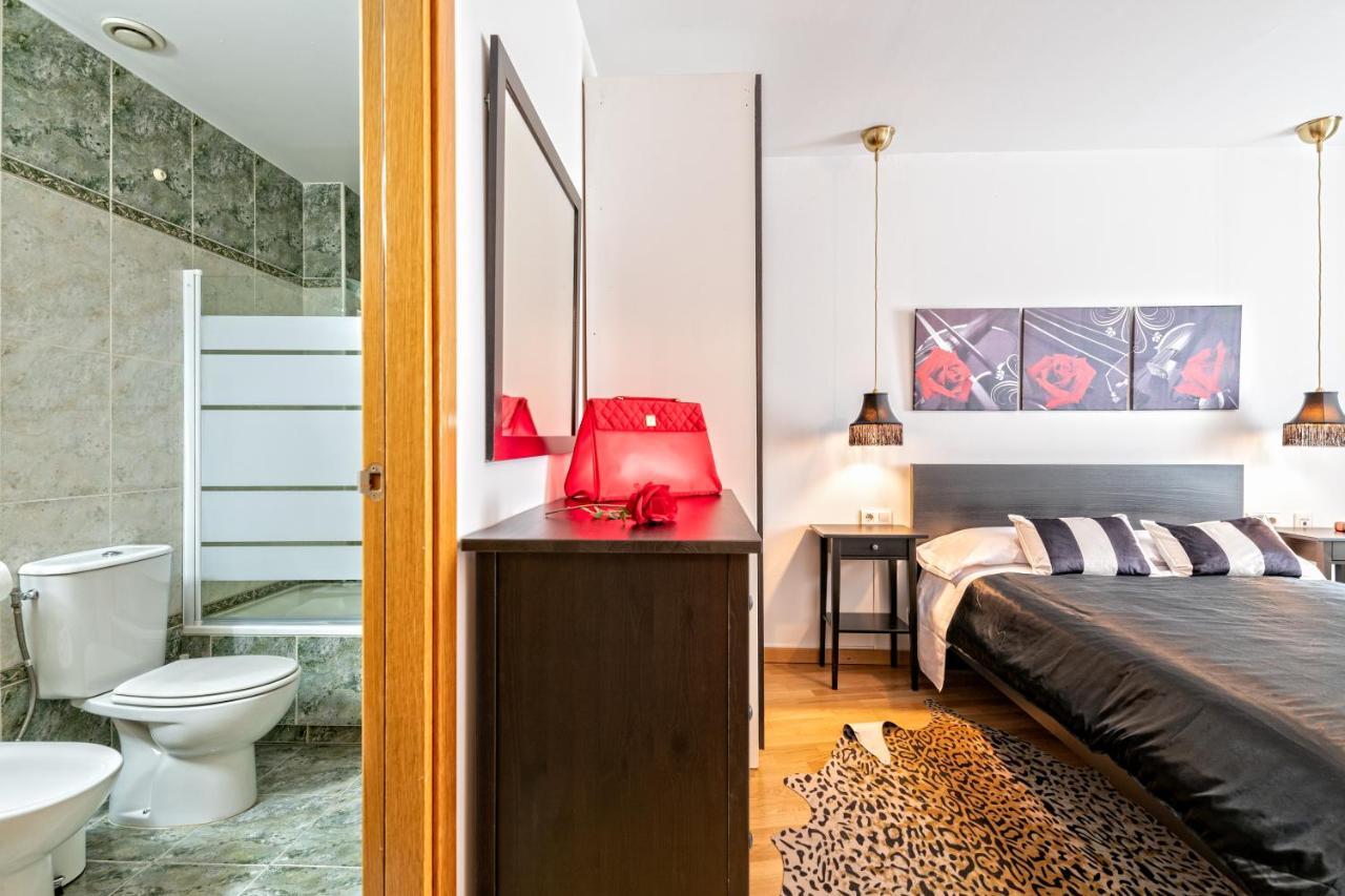 Calido Apartamento Con Piscina En Barcelona 里波列特 外观 照片