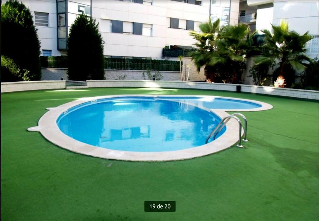 Calido Apartamento Con Piscina En Barcelona 里波列特 外观 照片